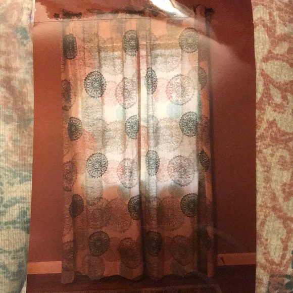 Curtains - Picture 1 of 8